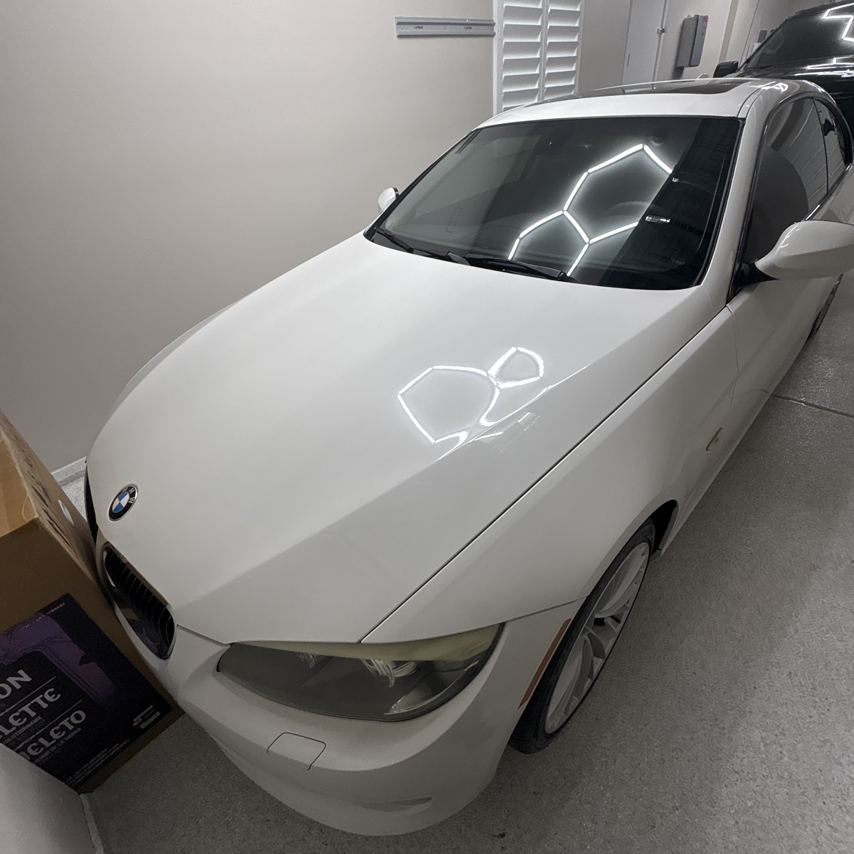 2011 BMW 3-Series - Image 2