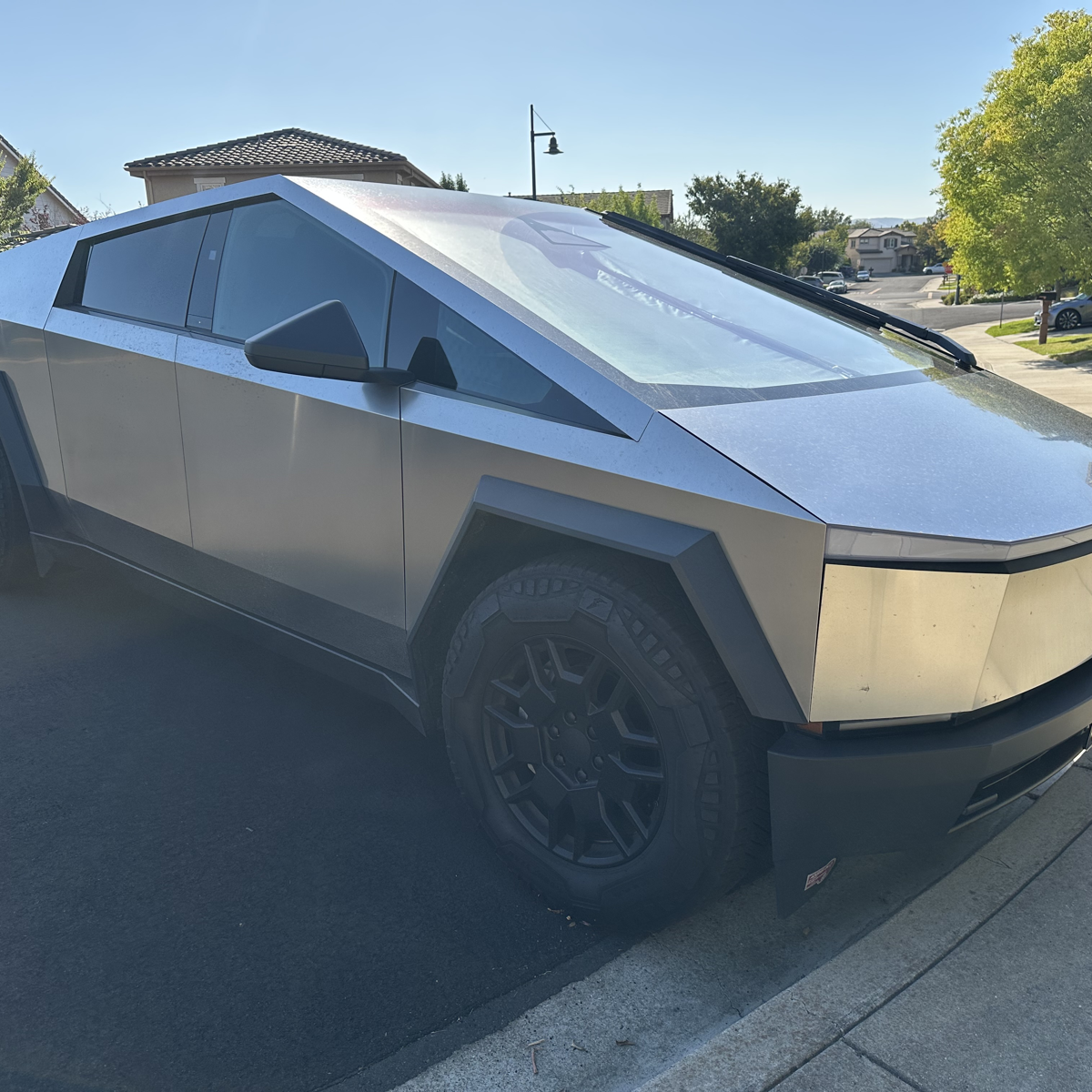 2024 Tesla Cybertruck - Image 2