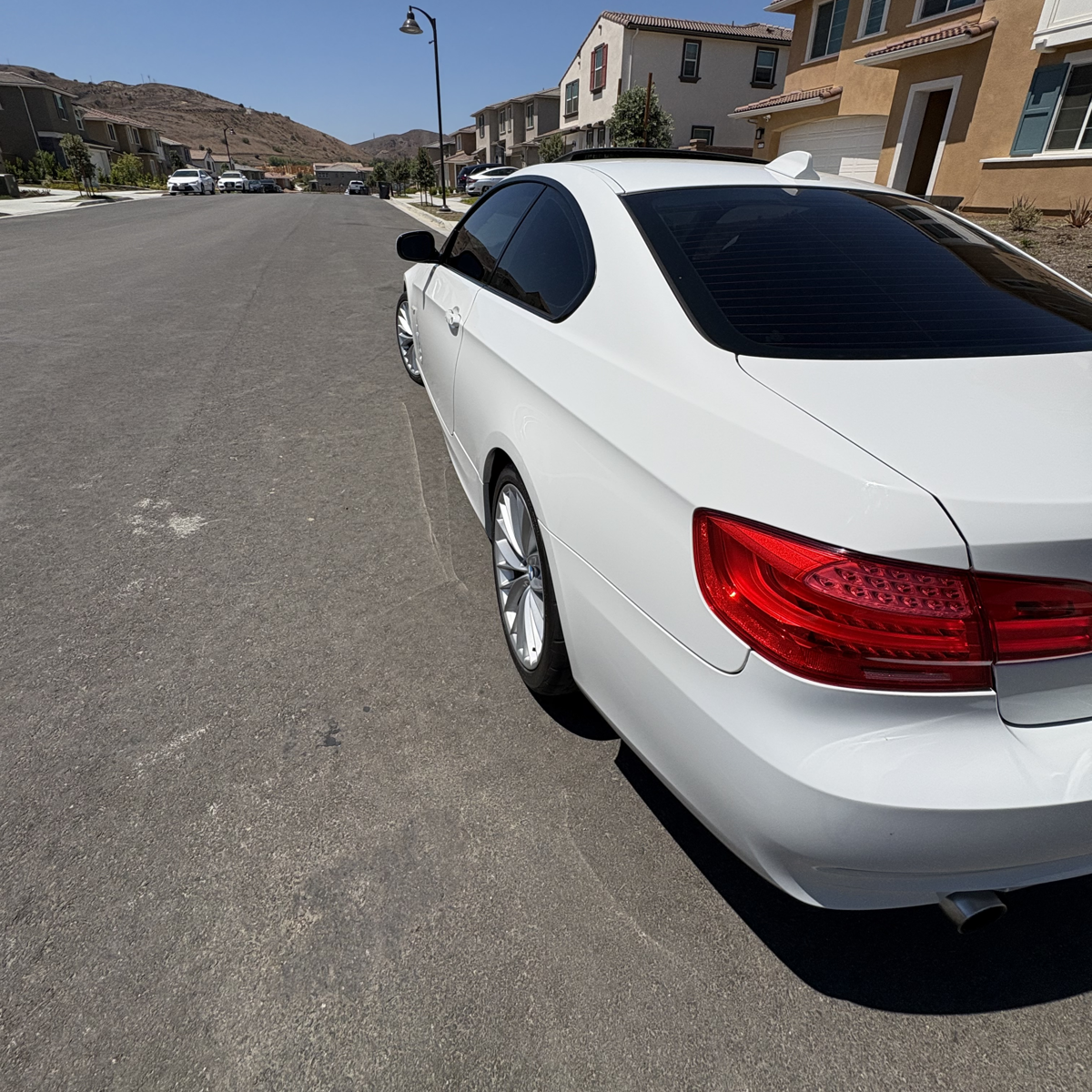 2011 BMW 3-Series - Image 5